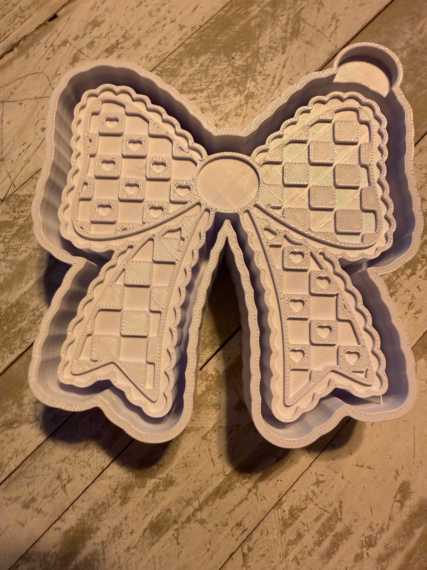 Hearts and checkered bow mold 