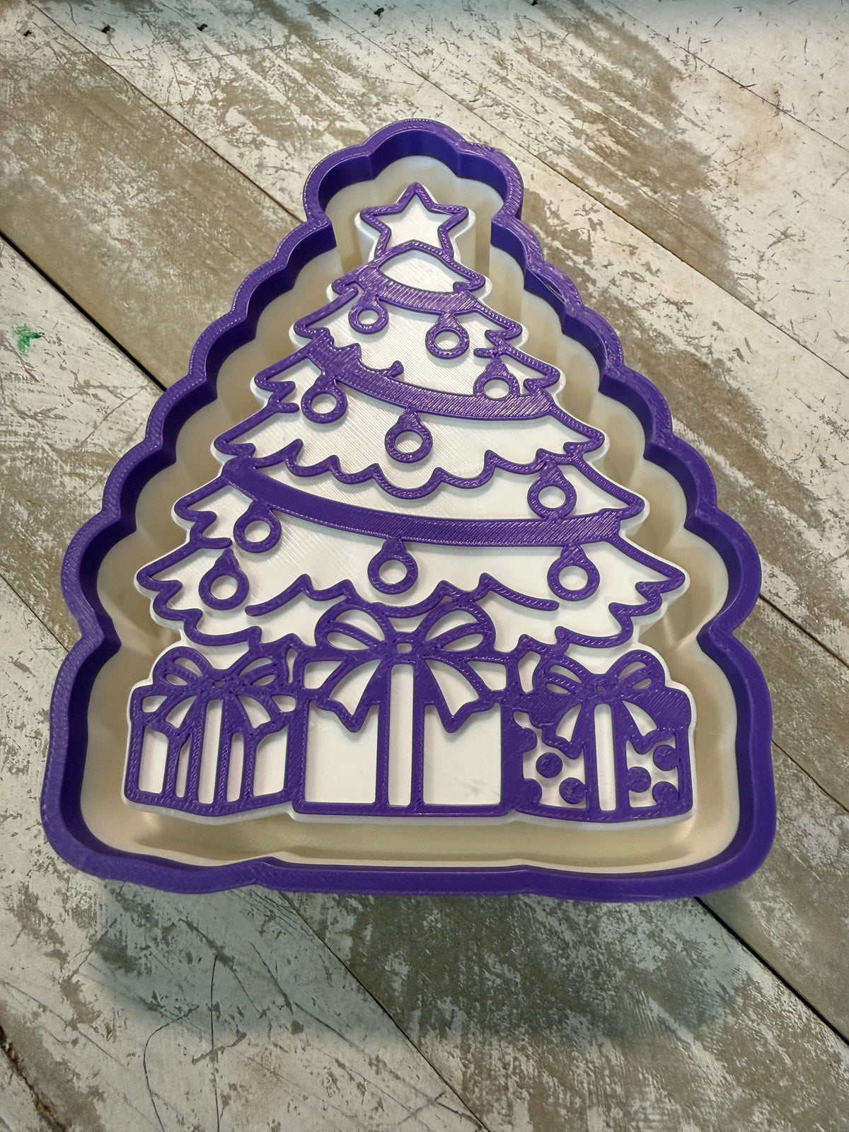 Tree with present mold
