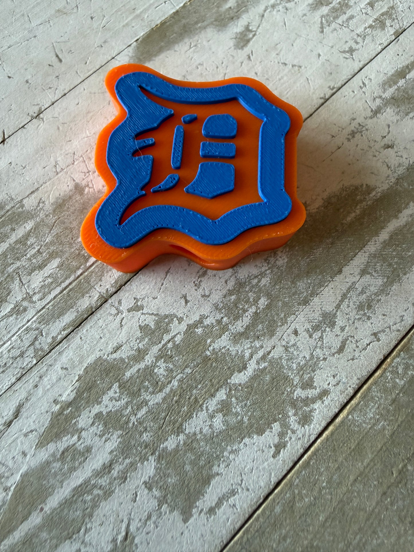 “D” straw topper