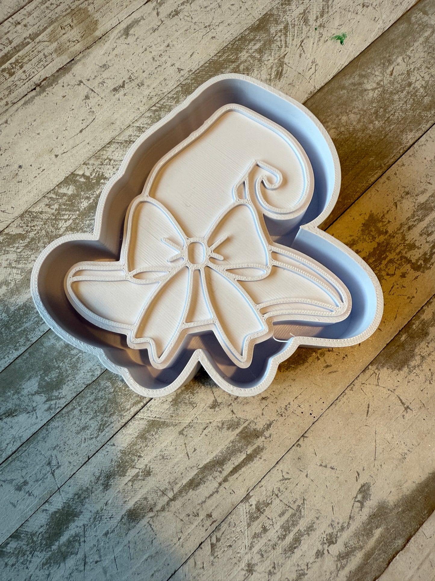 Witches hat freshie mold