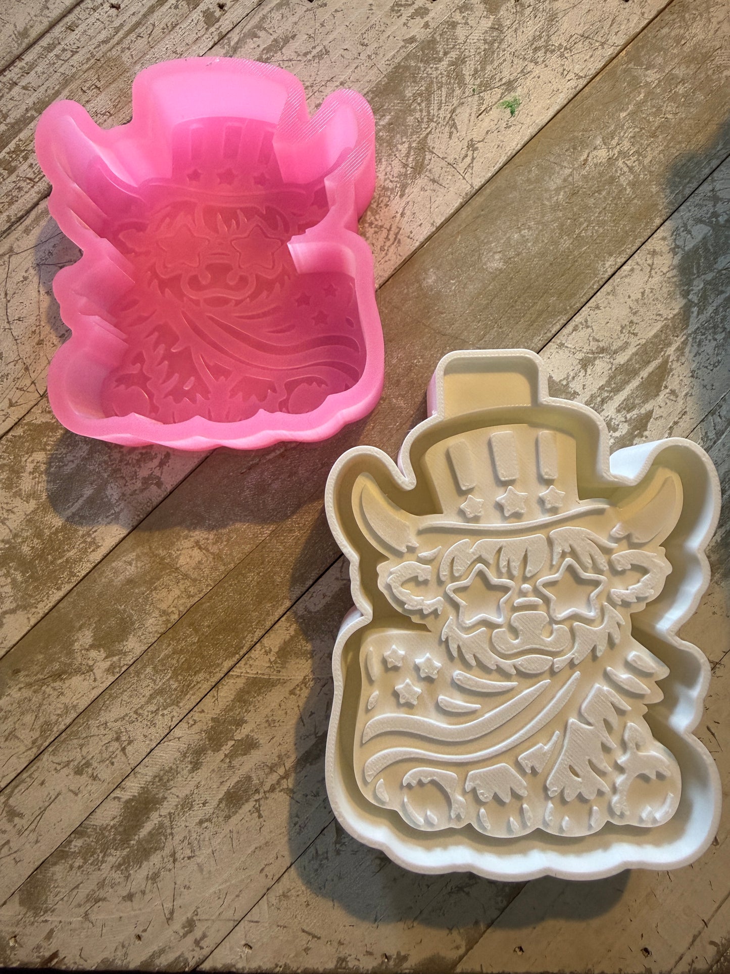 Patriotic cow mold