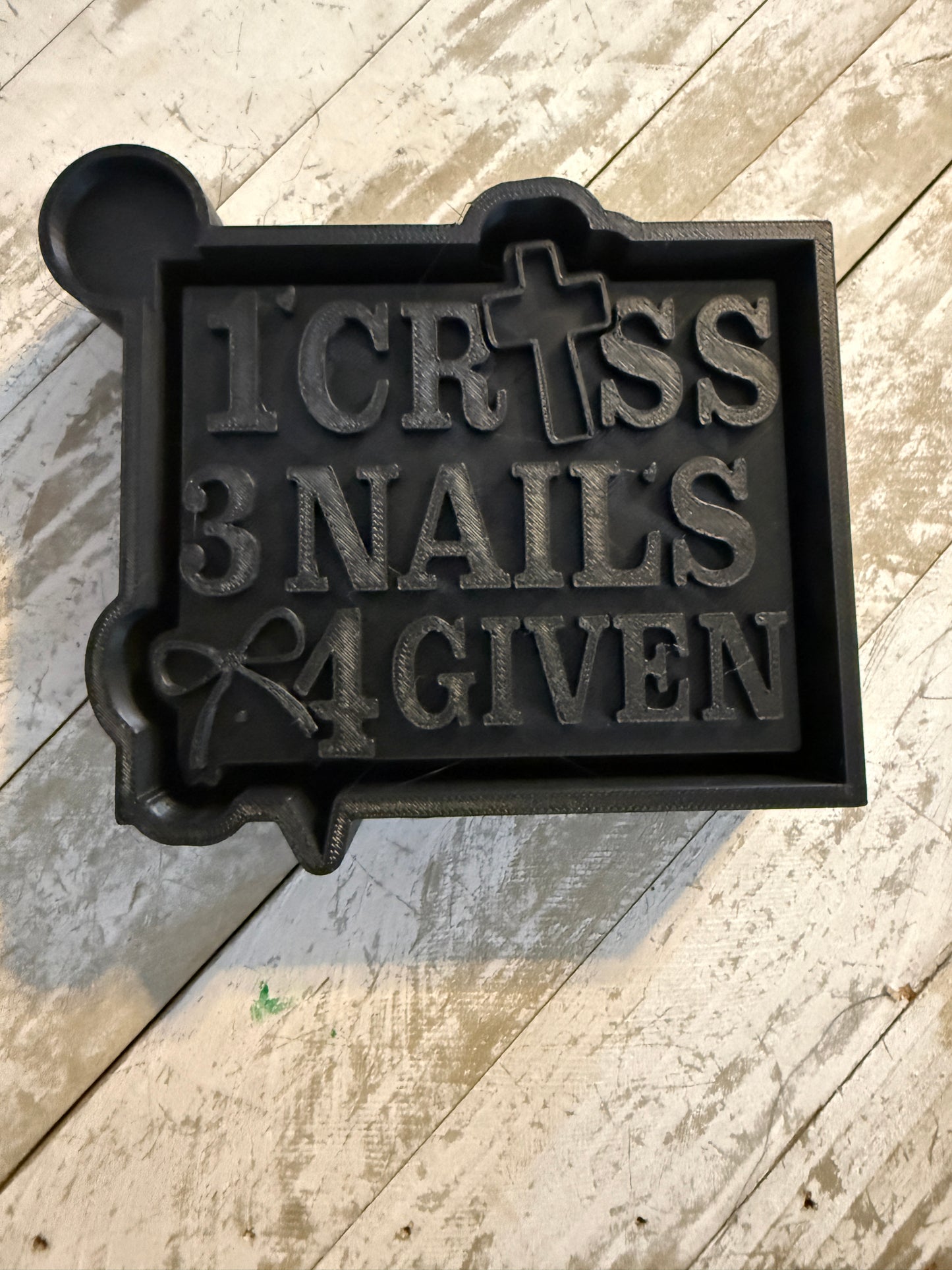 1 cross 3 nails mold