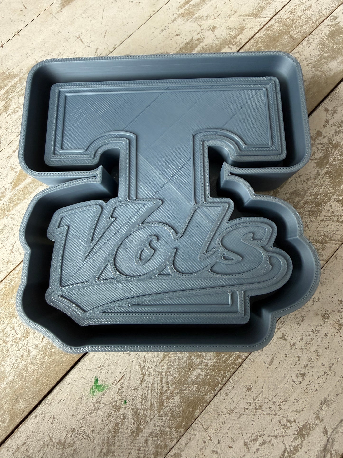 T-vols mold