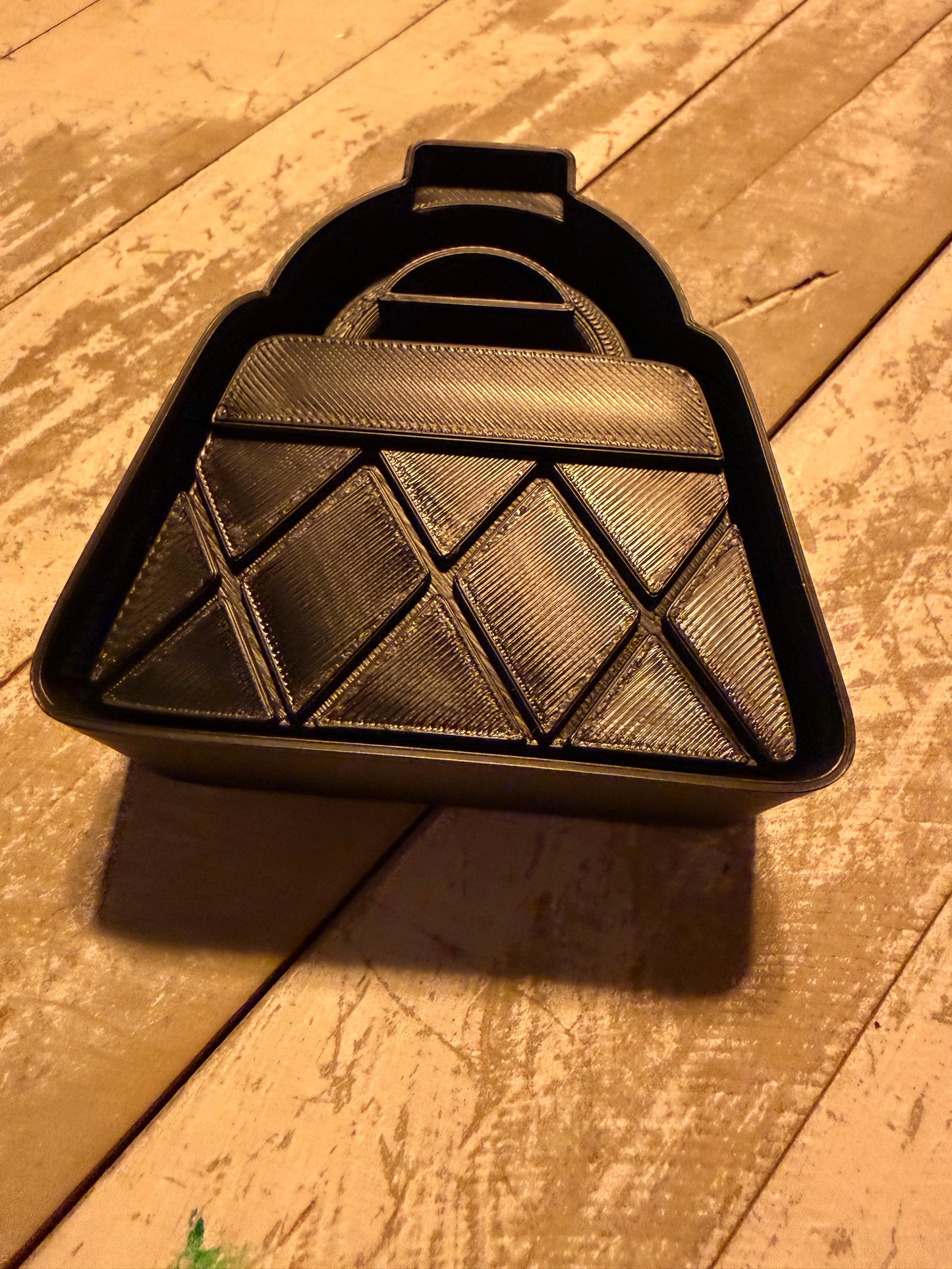 Purse vent clip mold