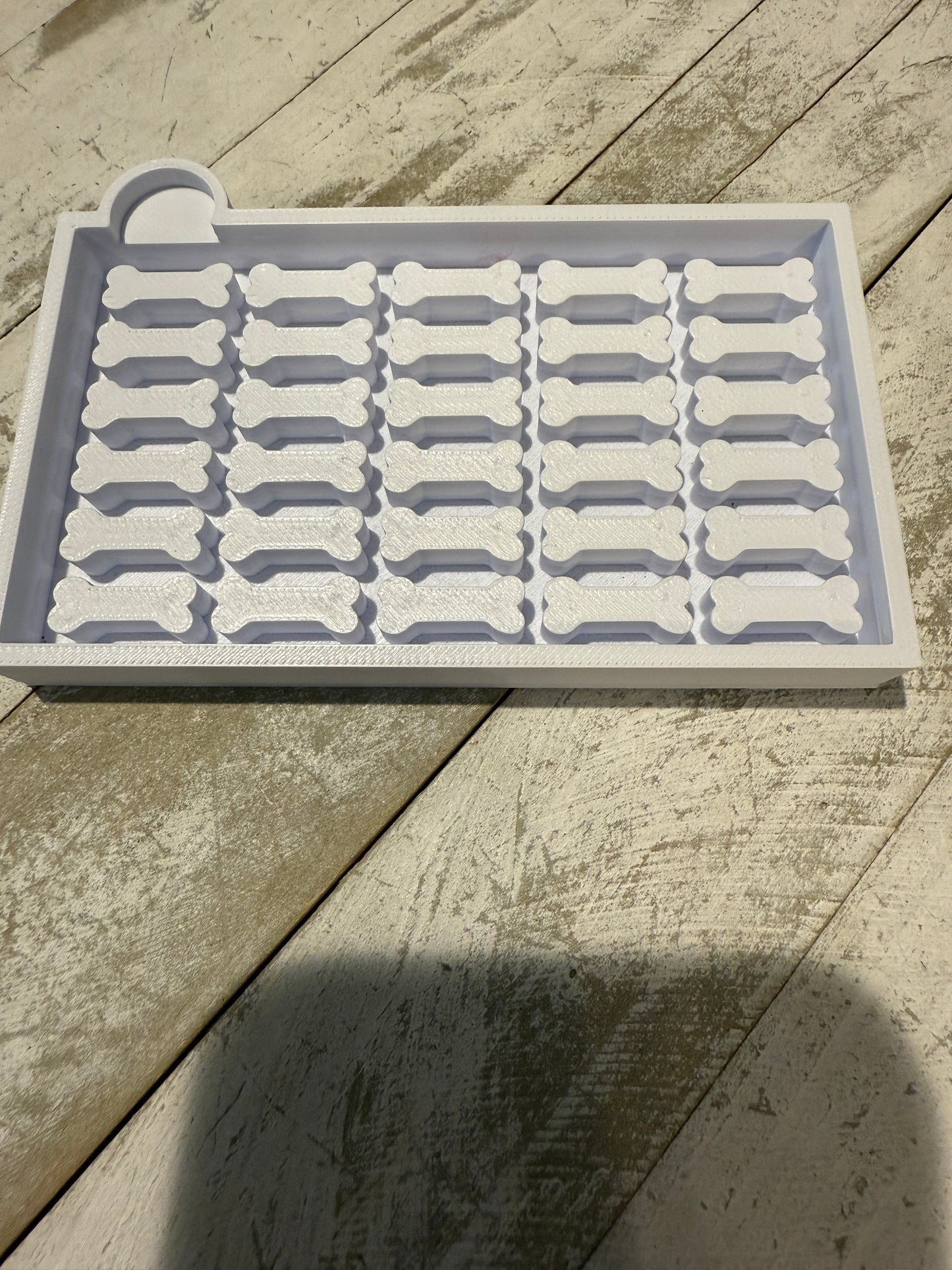 Bone wax melt mold