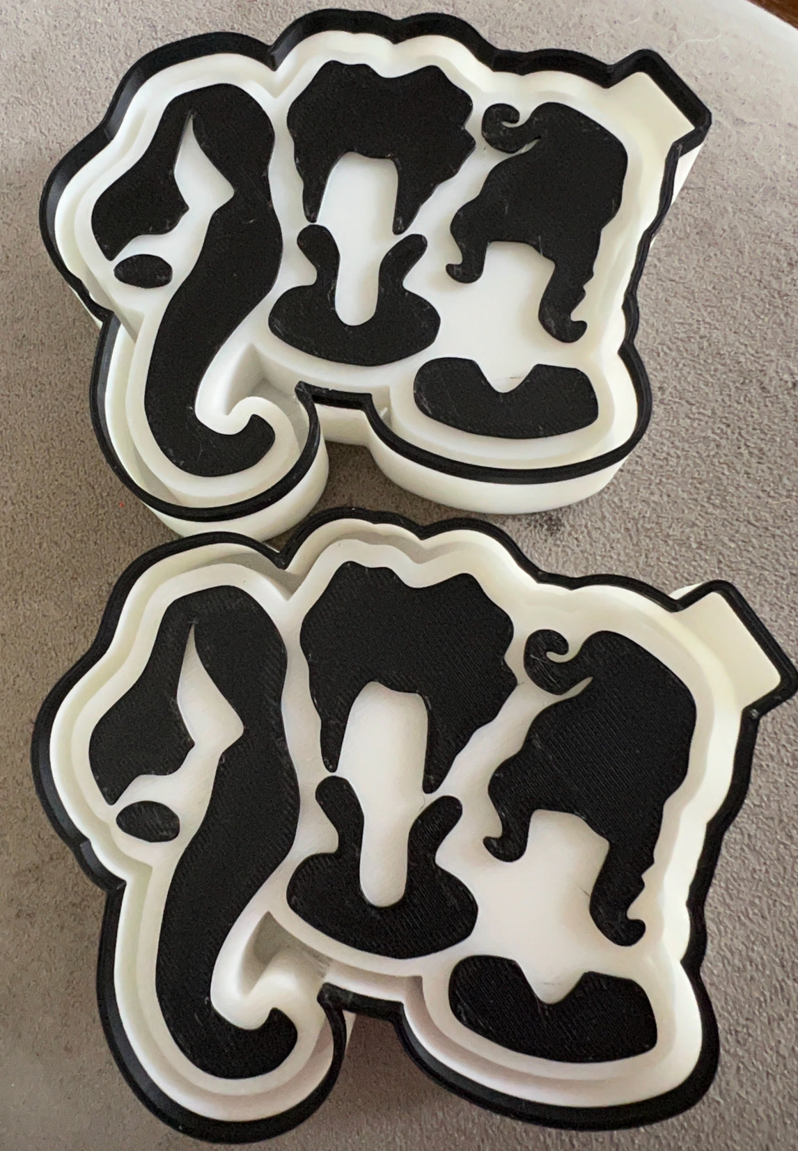 Sisters heads bent clips Freshie mood