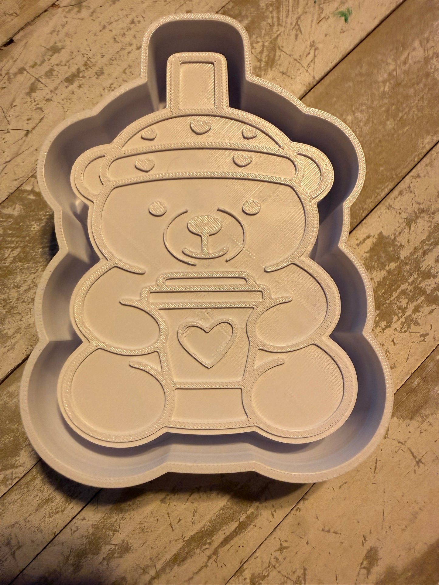 Valentines bear with straw mold