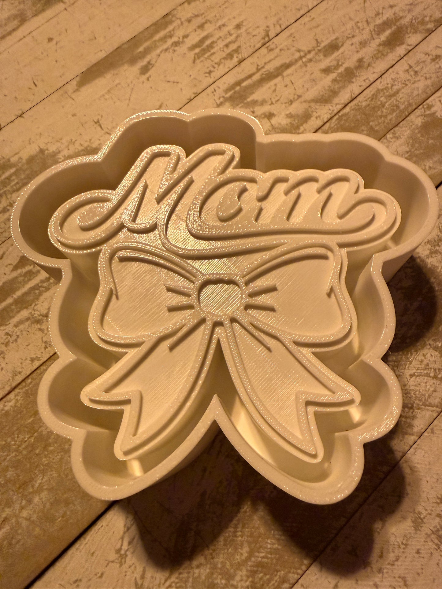 Mom with bow mold