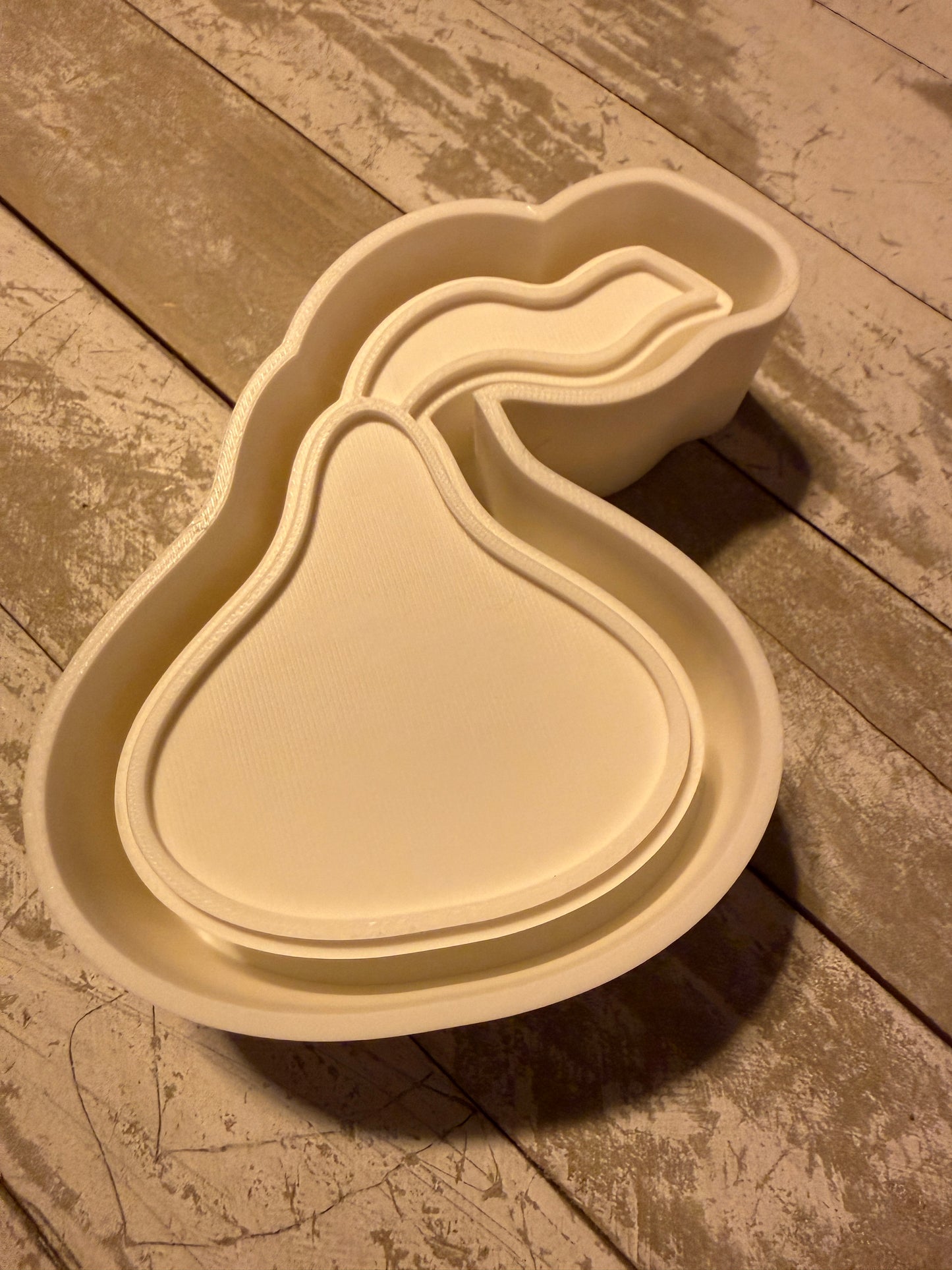 Kiss mold