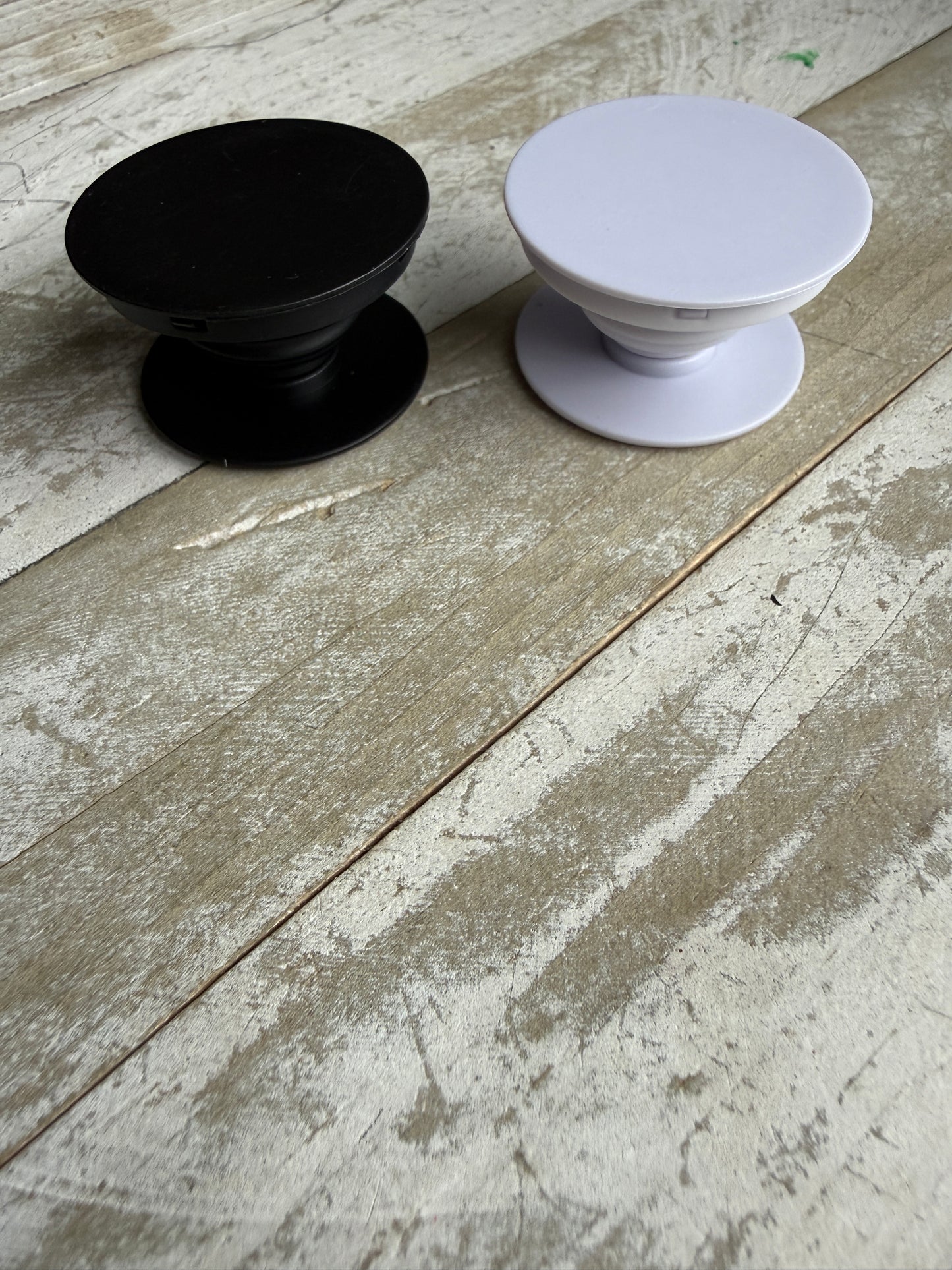 Pop sockets