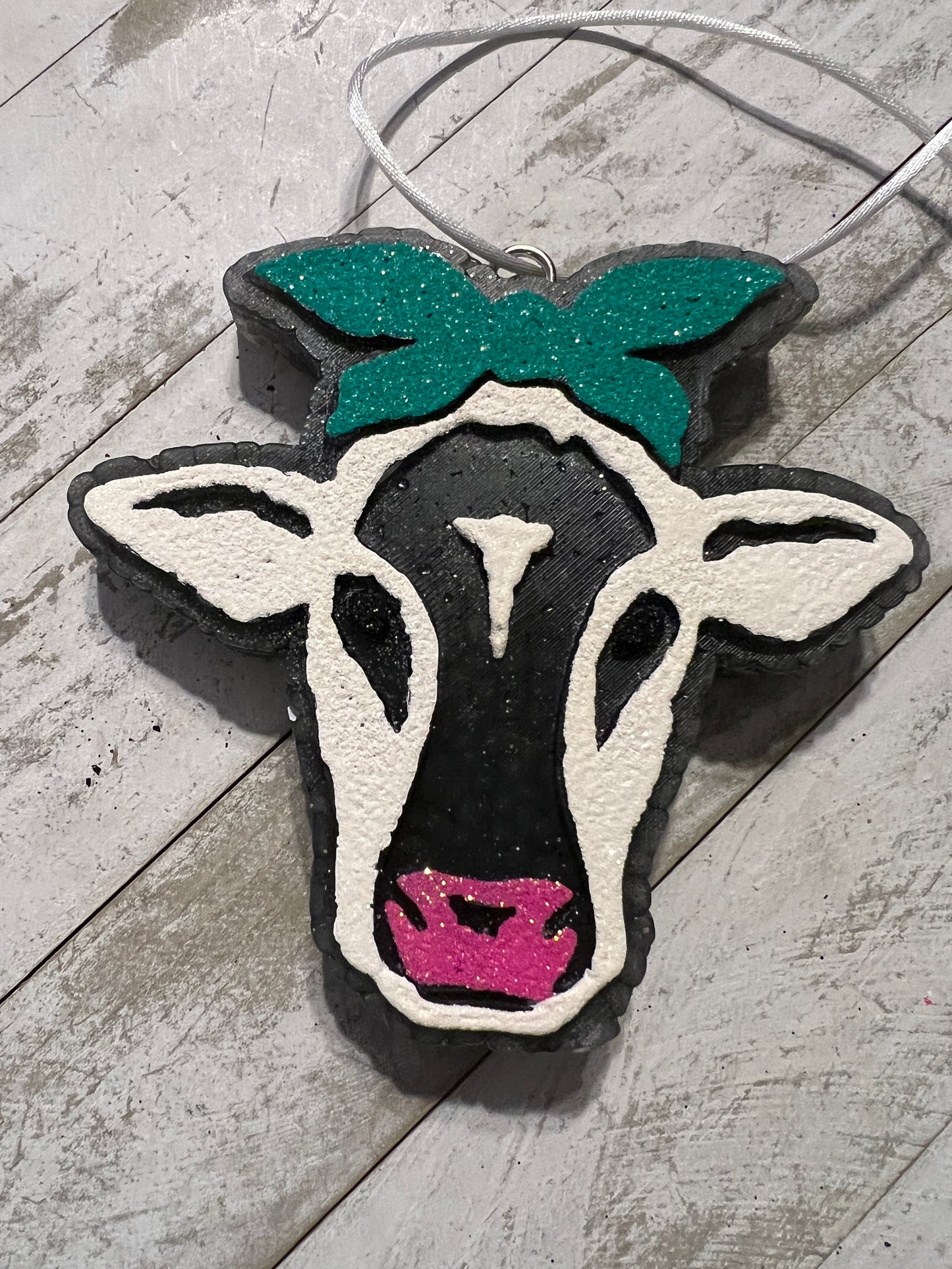 Cow with bow freshie