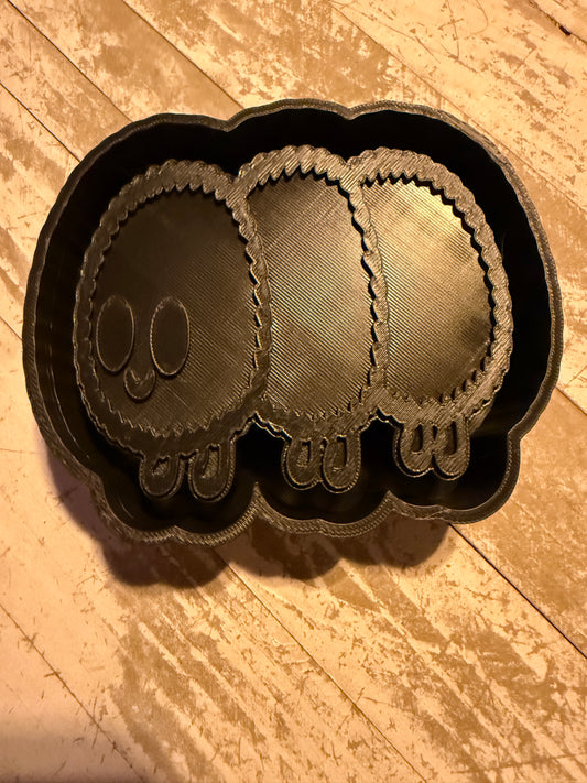 Wolly worm mold