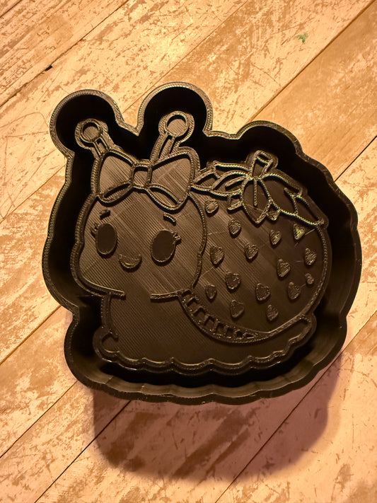 Strawberry snail mold
