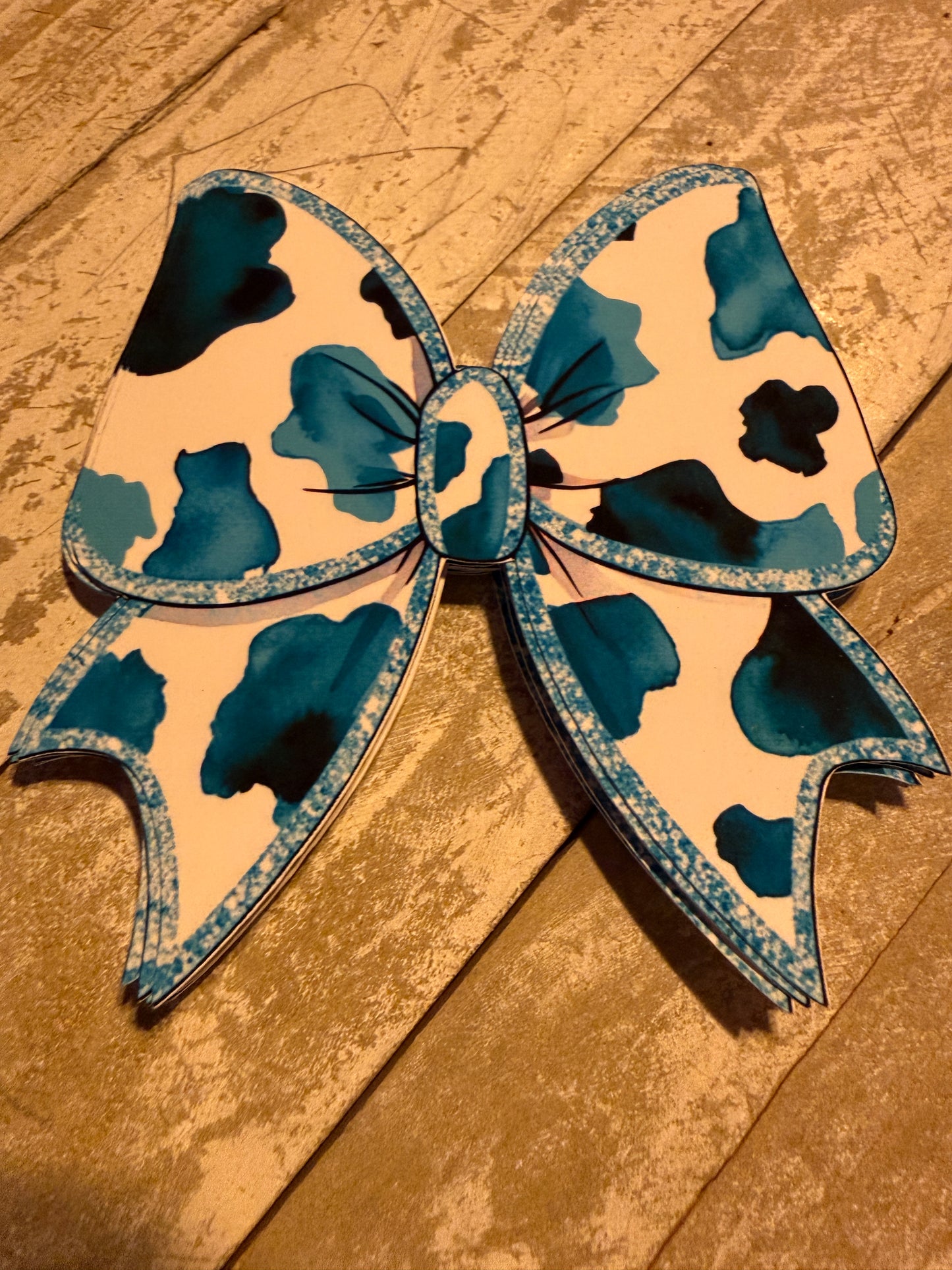 Spotted bow cardstock mold plus cardstock