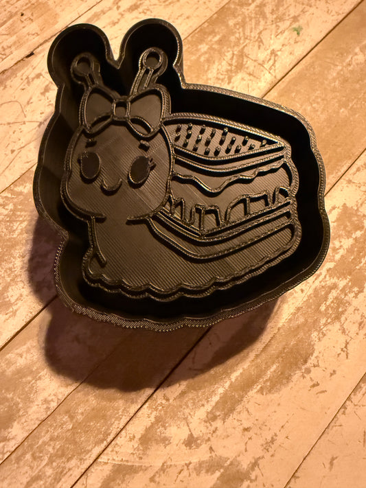 S’mores snail mold