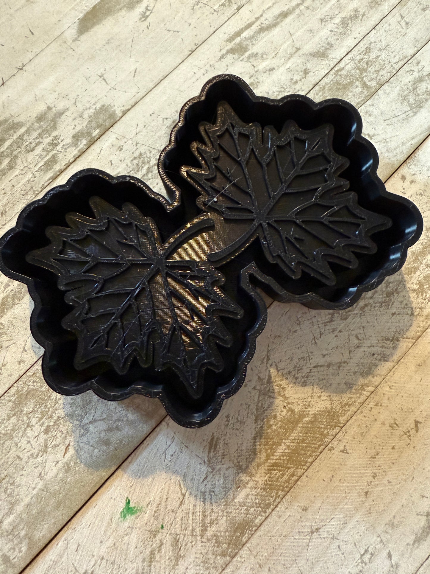 Leaf vent clips freshie mold