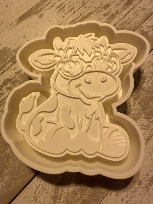 Summer cow with glasses and flowers mold