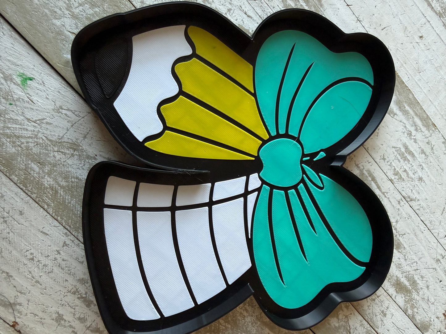 Bow trinket tray