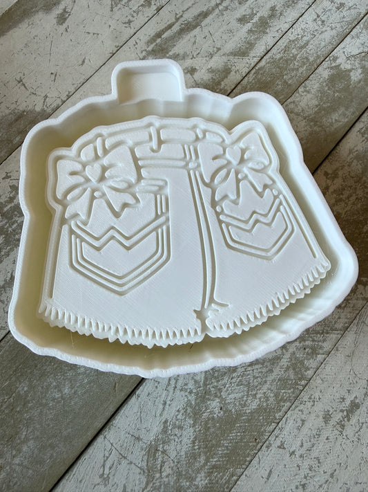 Shorts mold