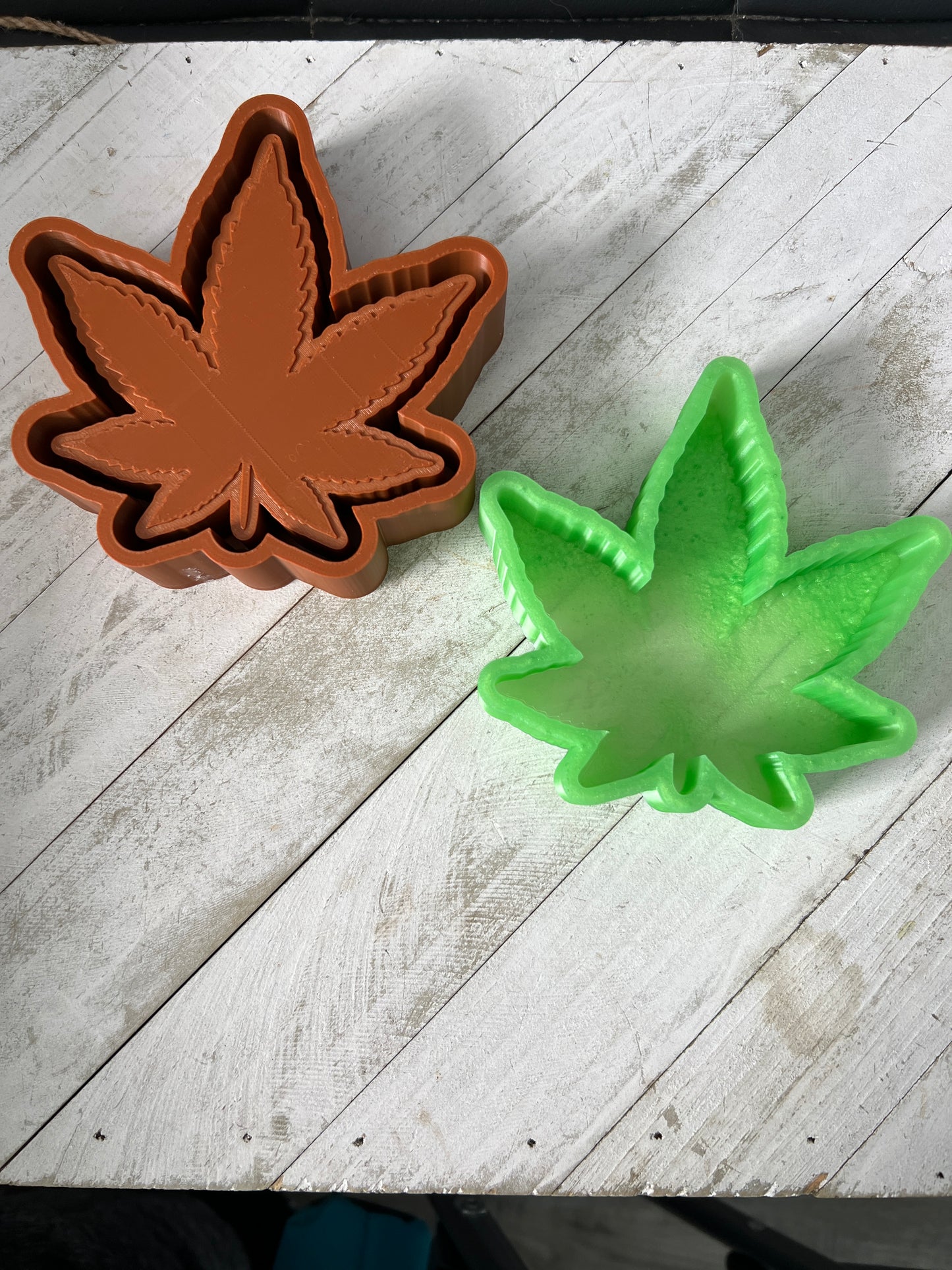 Pot leaf Freshie mold