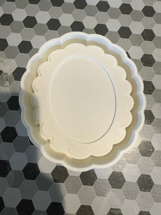 Oval cardstock mold