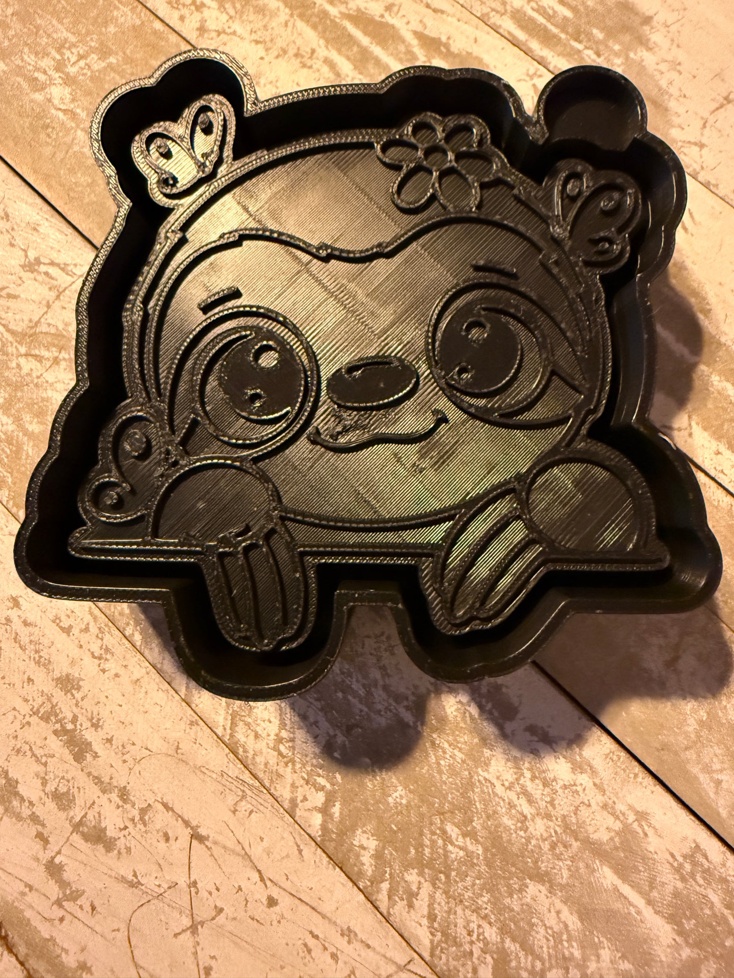 Sloth face mold