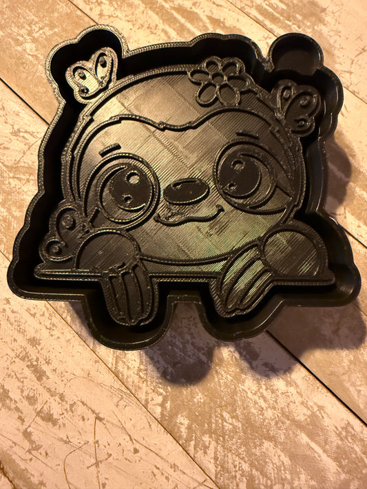 Sloth face mold