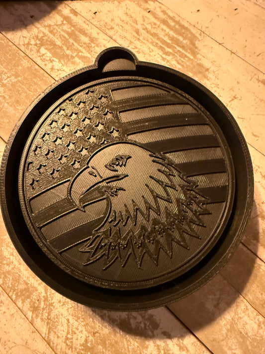 Flag with eagle mold