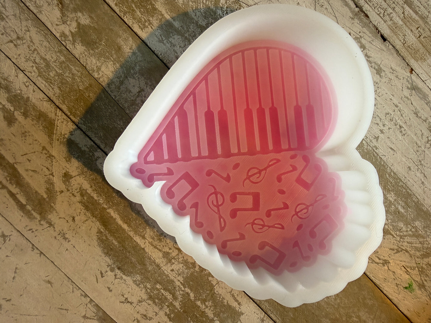 Music heart mold