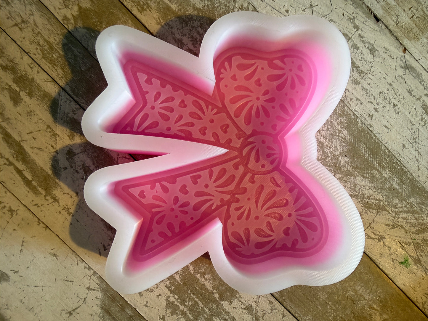 Beautiful design bow mold