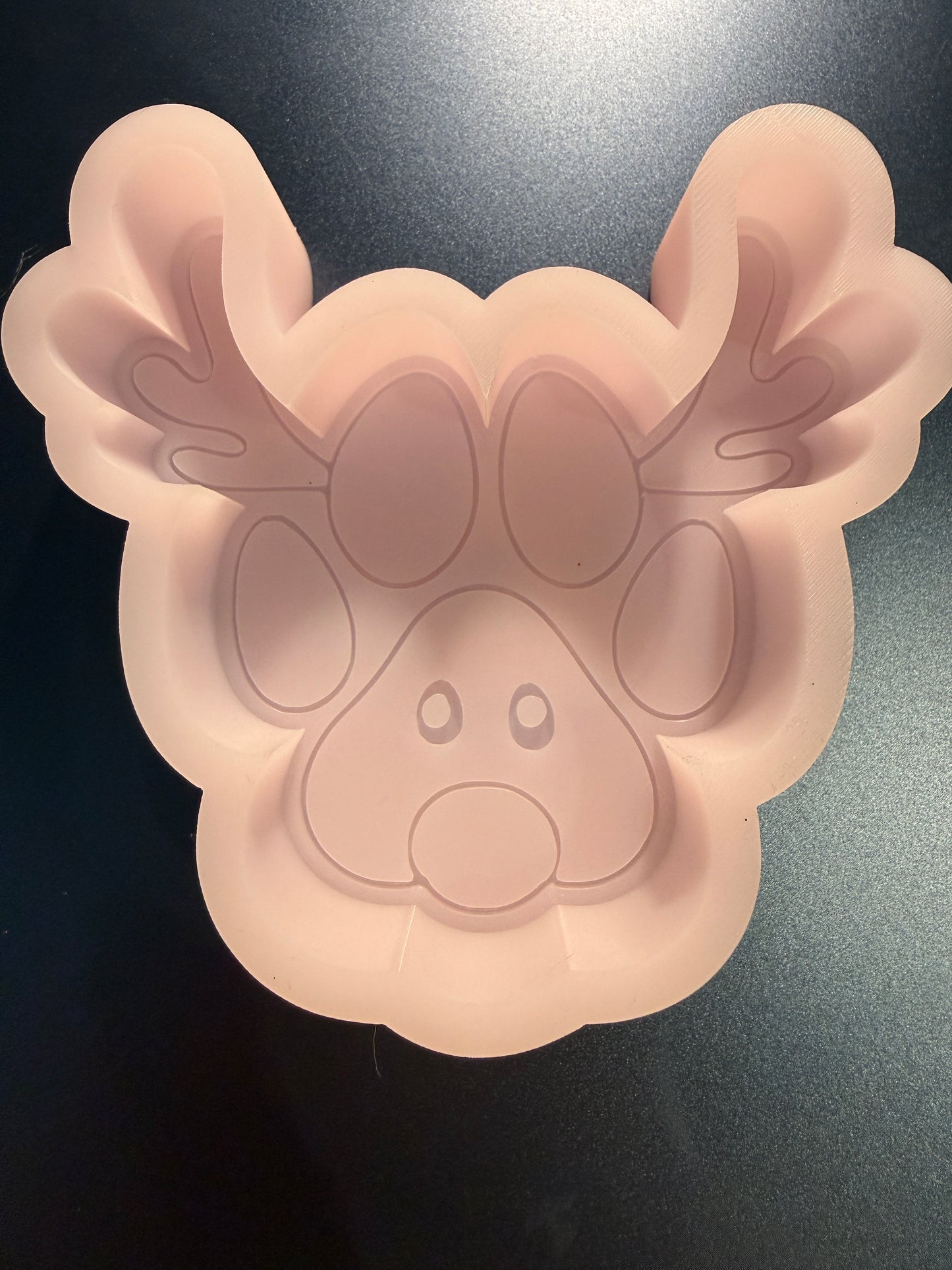Rudolf paw print mold