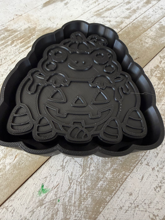 Frog in pumpkin mold