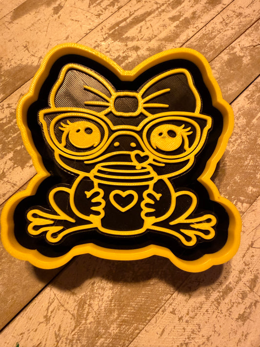 Frog with bow and drink mold