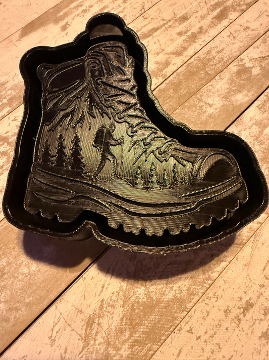 Boot with outdoor scene mold