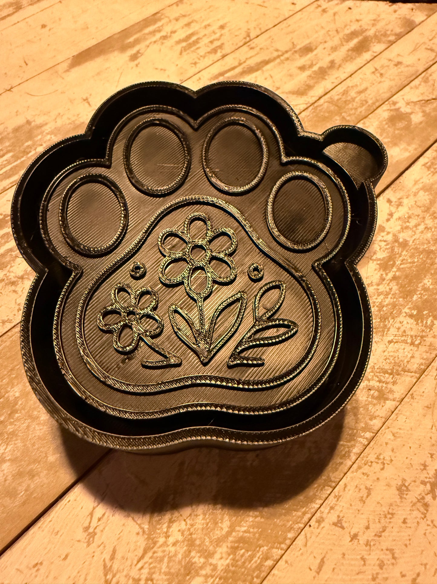 Paw print with flowers mold