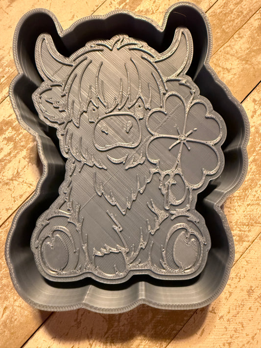 Clover cow mold