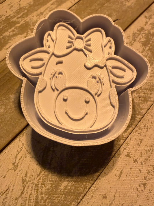 Cow head vent clip mold
