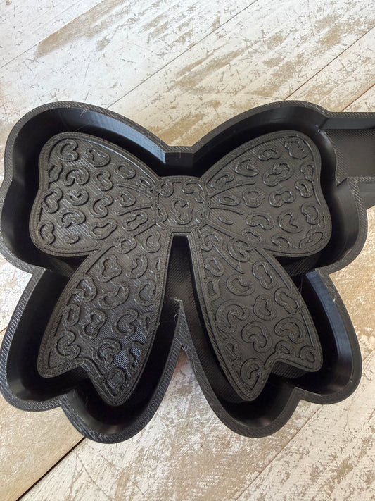 Cow print mold